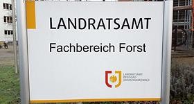 Deckblatt GIS-Zentrum mit stilisierter Landkreiskarte